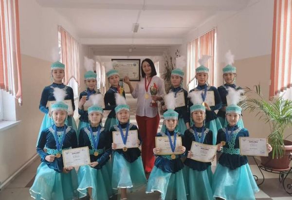 Учитель из Шымкента через танцы прививает молодежи национальные ценности