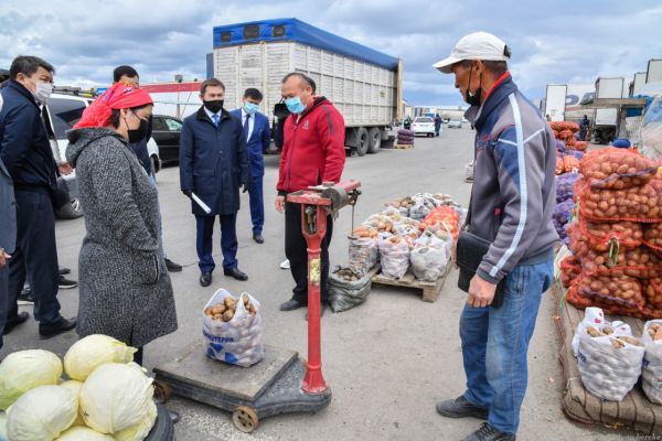 Аким проинспектировал оптовые рынки