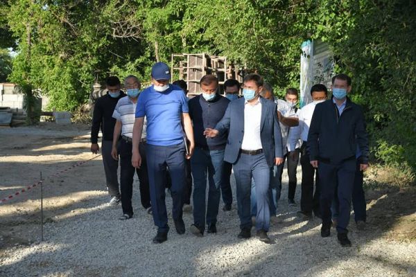 Шымкент: Аким города посетил строительную площадку стадиона Металлург