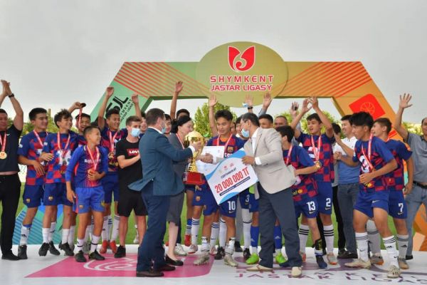 В играх по футболу в Молодежной лиге Шымкента победу одержала школа №87