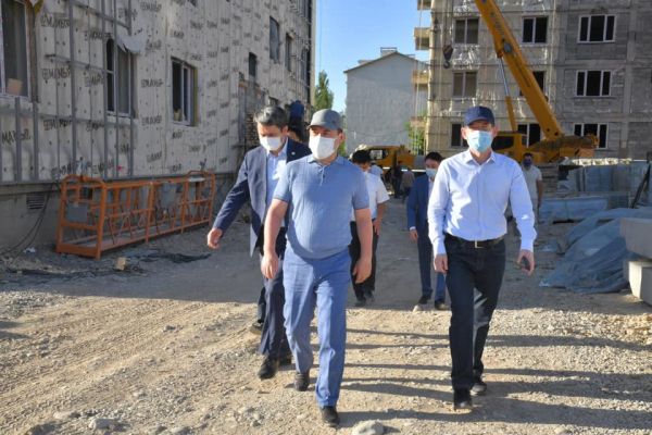Шымкент: Аким города ознакомился со строительством многоэтажных жилых домов