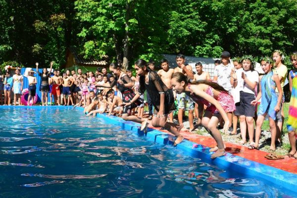 Арыстық балалар «Отырар» жазғы сауықтыру лагерінде демалуда