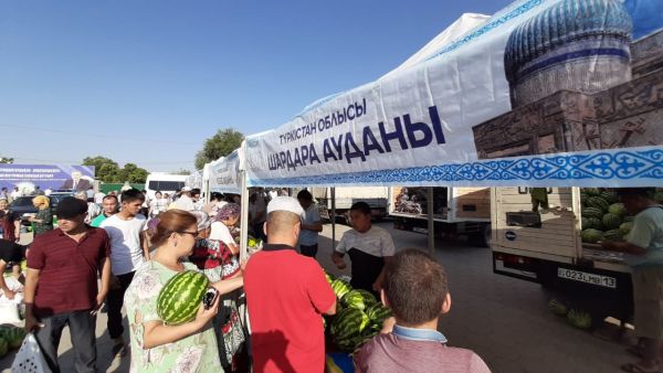 Түркістан: Арыста ауыл шаруашылығы өнімдерінің жәрмеңкесі өтті