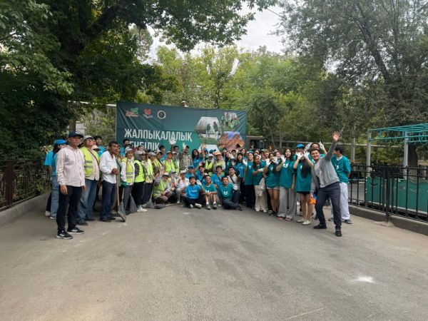 Шымкентцы объединились ради чистого города: 172 тонны мусора вывезено за один день