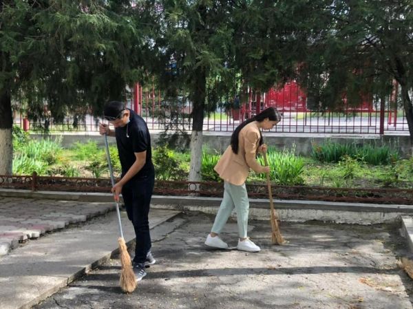 Шымкент: Работники социальной сферы приняли активное участие в общегородском субботнике