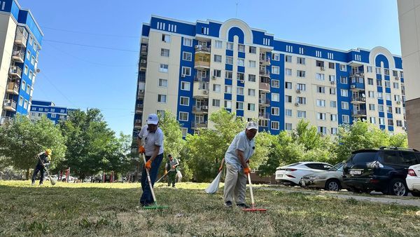 Шымкент: Жители &quot;Нурсата&quot; провели уборку территории